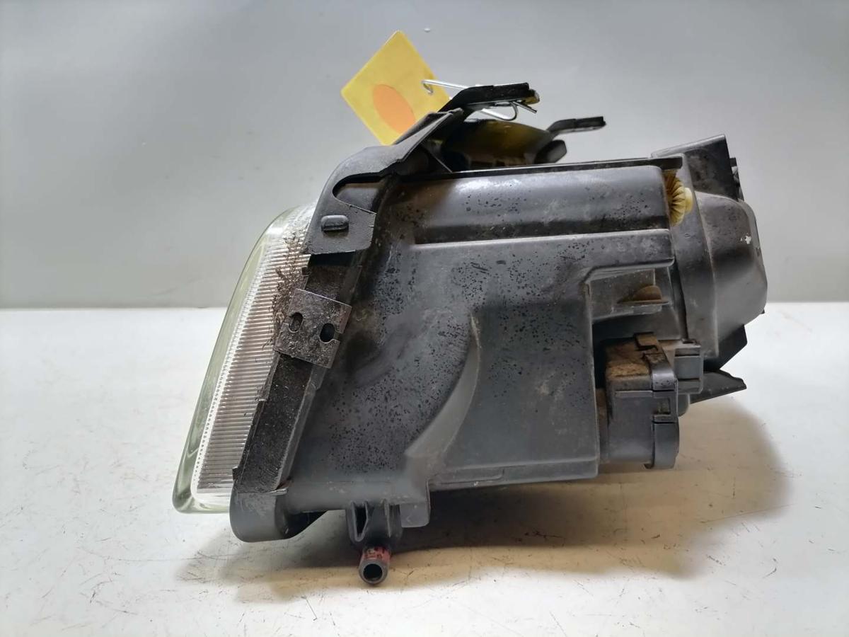 Audi A4 B5 original Scheinwerfer vorn rechts Halogen mit integrierten Nebelscheinwerfer Bj.1997